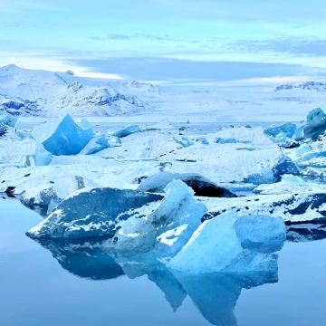 冰岛+黑沙滩+黄金旅游圈5日4晚跟团游