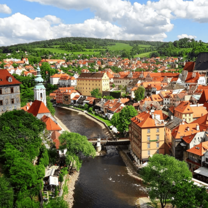 捷克布拉格+卡罗维发利+比尔森+捷克布杰约维采+泰尔奇+库特纳霍拉+赫卢博卡城堡+捷克克鲁姆洛夫城堡4日3晚跟团游