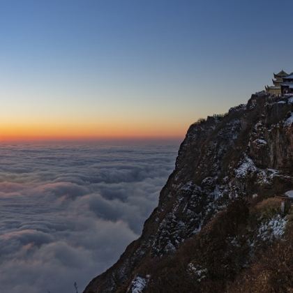 成都+成都大熊猫繁育研究基地+三星堆博物馆+峨眉山+都江堰4日自由行