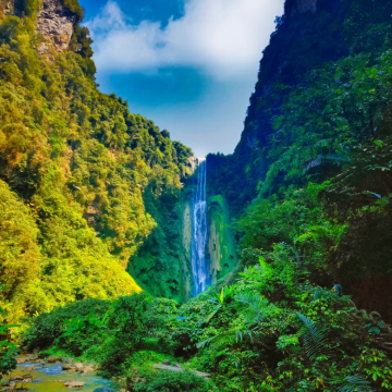 广西南宁+德天跨国瀑布景区+通灵大峡谷+三门海+浩坤湖6日5晚拼小团