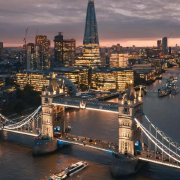 英国伦敦+卡迪夫+斯旺西+彭布罗克郡海岸线国家公园+牛津8日7晚私家团