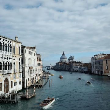 意大利9日8晚拼小团