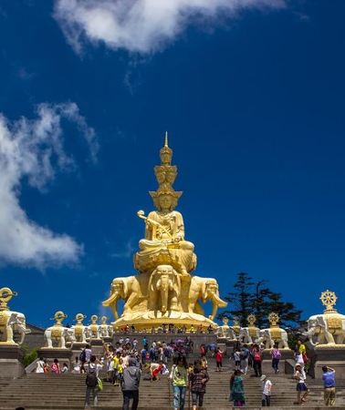 2D1N • Chengdu Panda Leshan Buddha and Mount Emeishan 2 Days Tour