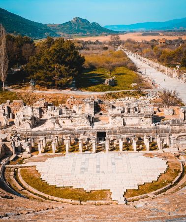 8D7N • Leisure city tour: Old town lanes, coastal fortress and Aegean sunset