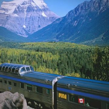 加拿大温哥华+基洛纳+雷夫尔斯托克+班夫+卡尔加里7日6晚拼小团