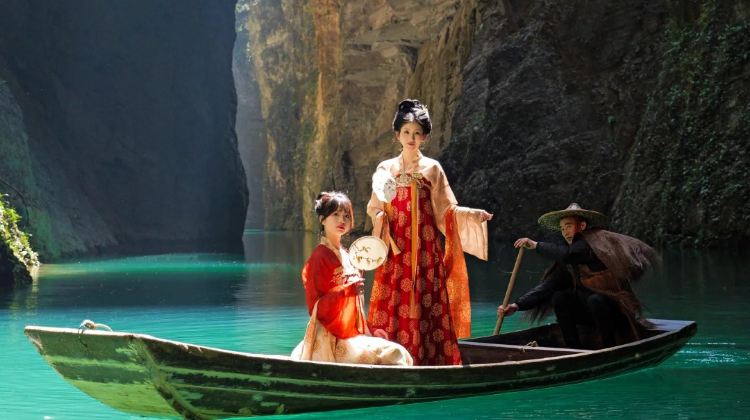5-day 4-night · Private Tour · Enshi City + Shennongjia