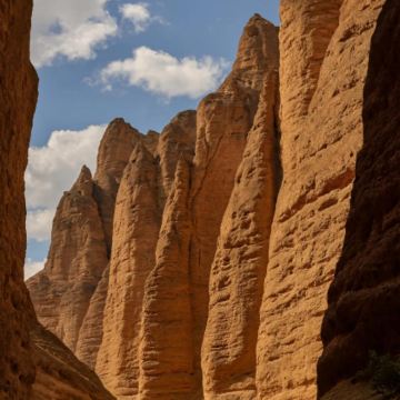 兰州水墨丹霞旅游景区+黄河石林国家地质公园+青海湖二郎剑景区+青海湖东格尔观景台+日月山2日1晚私家团