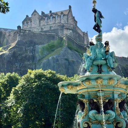 英国曼彻斯特+约克+温德米尔+利物浦+爱丁堡+格拉斯哥+斯特灵9日8晚私家团