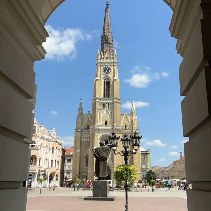 塞尔维亚+波黑+黑山10日私家团