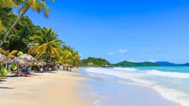 马来西亚兰卡威4日3晚跟团游·免签咯+轻松度假+海上狂欢party+纯玩0购物+精品小团+夕阳游艇落日巡航+跳岛出海+欢乐海钓+喂老鹰+海鲜BBQ+烧烤自助餐+巨鹰广场+中文司机+专属管家+品质保障