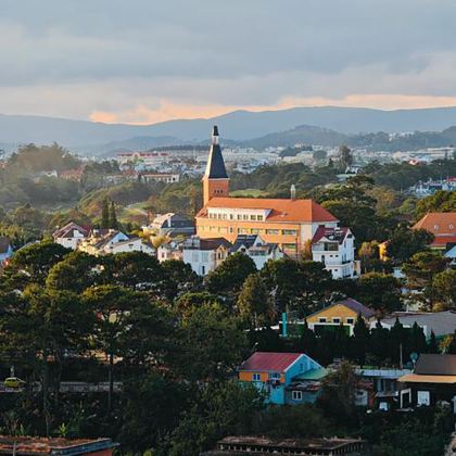 越南胡志明市+美奈+芽庄+大叻7日6晚私家团