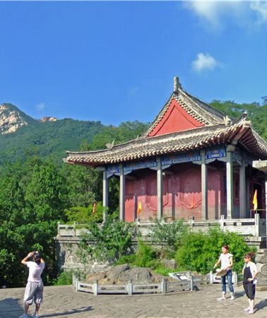 11D9N • Henan - Shandong Interprovincial Tour, featuring Longmen Grottoes, Shaolin Temple, Qingming Riverside Landscape Garden, Mount Tai, and the Beer Museum, Free eSIM Included