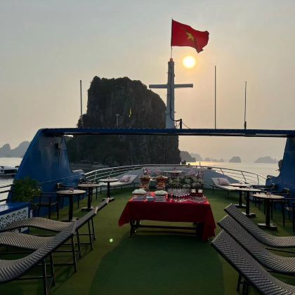 越南下龙湾+河内6日5晚跟团游