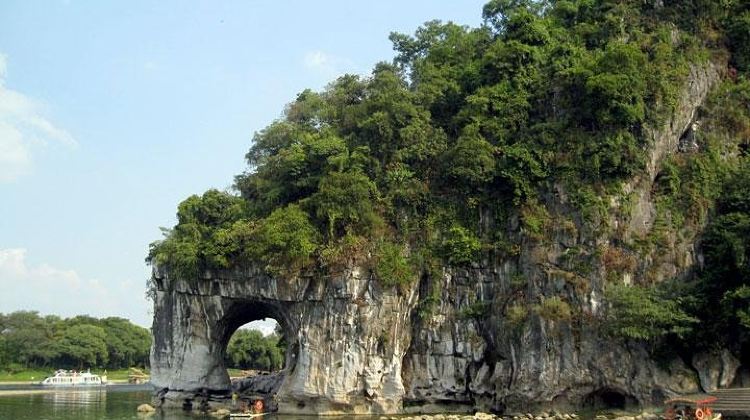 3D2N · Private Tours · 3-Day Private Guilin Tour with Li River Cruise and Yangshuo
