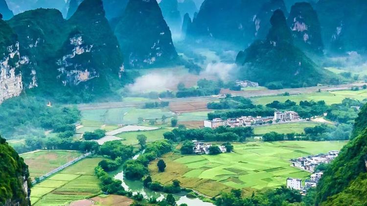 6D5N · Group Tours · Emperor Voyage: 'All Tips Included' China+ Guilin + Yangshuo + Li River Scenic Area +Longji Rice Terraces 
