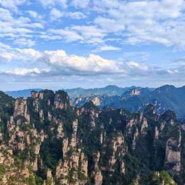 张家界国家森林公园+天门山+黄龙洞景区3日2晚私家团