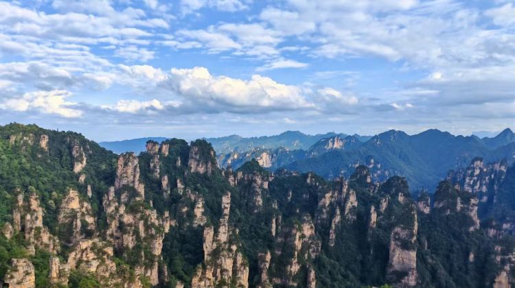 5-day 4-night · Private Tour · Zhangjiajie + Yuanjiajie Scenic Area + Zhangjiajie Grand Canyon + Charming Xiangxi Grand Theater + Tianmen Mountain National Forest Park + Changsha·  