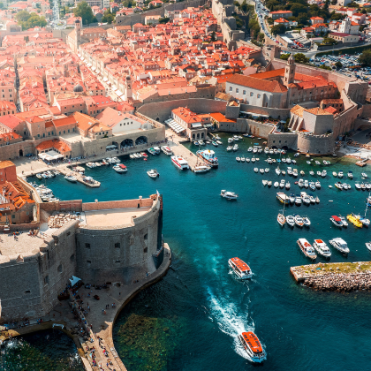 克罗地亚杜布罗夫尼克古城区10日9晚私家团