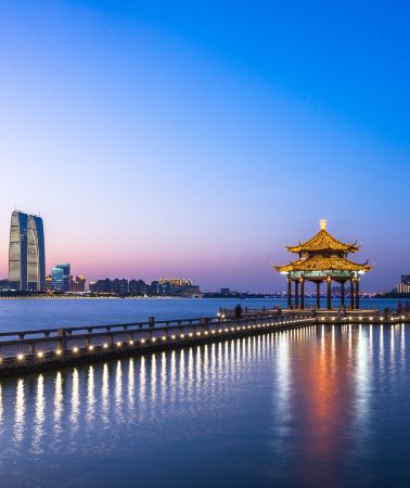 8D7N • Shanghai - Hangzhou - Wuzhen - Suzhou -Wuxi · Premium 4-star hotels · authentic local experiences 6-person small-group tour with chinese-speaking tour guide