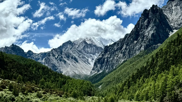 9-day 8-night · Private Tour · Chengdu + Daocheng Yading + Mount Siguniang + Xinduqiao Town