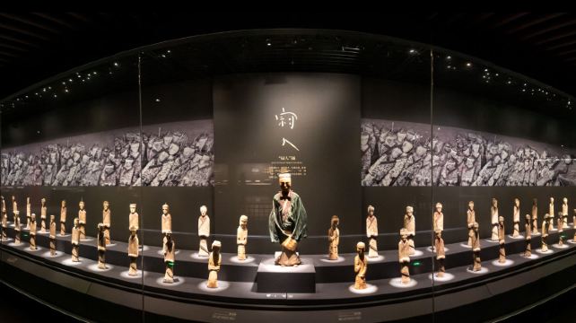 長沙+韶山+嶽麓書院+橘子洲景區3日2晚跟團遊·博雅瀟湘+20人小團+雙偉人故居+省博+景交全含+2晚連住+贈橘洲小火車+茶顏+獻花籃+精講