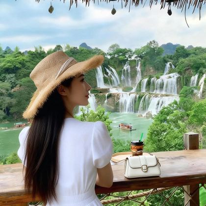 广西南宁+巴马+三门海+古龙山大峡谷+鹅泉+德天瀑布+峒那屿湾景区+银滩+北海疍家赶海区5日4晚跟团游