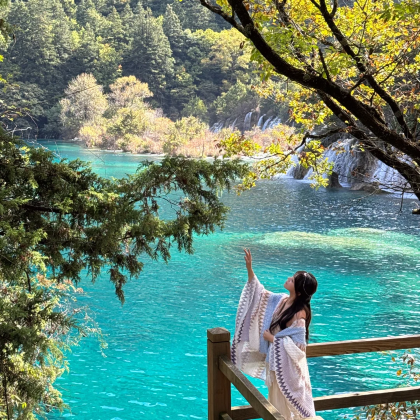 成都+四姑娘山景区+九寨沟+黄龙风景名胜区5日4晚拼小团