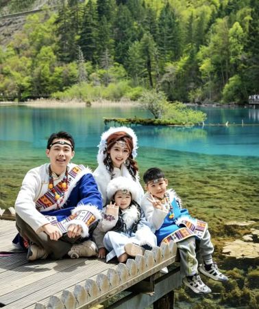 5天4晚 • 成都市＋四姑娘山＋畢棚溝＋達古冰川風景名勝區：藏式下午茶及溫泉體驗