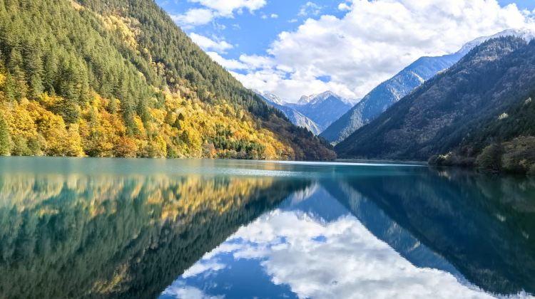 12-day 11-night · Group Tours · Chongqing + Hongya Cave + Chengdu + Zhangjiajie + Jiuzhaigou National Park + Huanglong National Scenic Area + Fenghuang Ancient Town