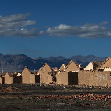 格尔木+茫崖+大柴旦+茫崖艾肯泉+黑独山+察尔汗盐湖+昆仑山口8日7晚私家团