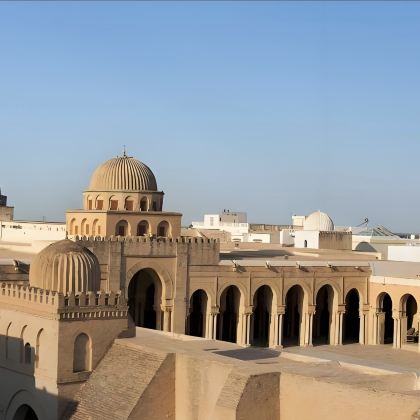 突尼斯凯鲁万+托泽尔+杜兹+哈马迈特+迈特马泰+杰尔巴岛+斯法克斯+苏斯9日8晚私家团