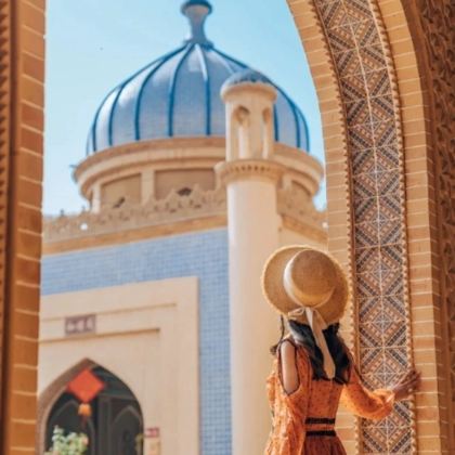 新疆乌鲁木齐+南疆10日9晚跟团游