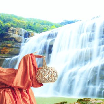 贵州遵义+茅台镇+赤水丹霞旅游区·佛光岩+赤水竹海公园+赤水丹霞旅游区·大瀑布6日5晚私家团