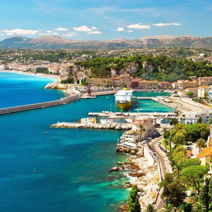 法国8日7晚私家团