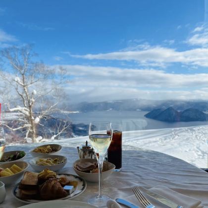 日本札幌+小樽+旭川+美瑛町+富良野+登别+洞爷湖町6日5晚拼小团