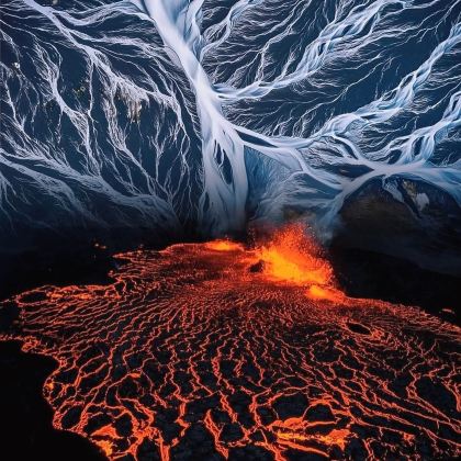 冰岛雷克雅未克观鲸+冰岛黄金圈+瓦特纳冰川国家公园+阿克雷里+斯奈山半岛+法国巴黎13日12晚拼小团