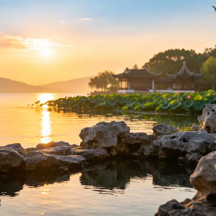 苏州东山雕花楼+石公山+拙政园+苏州博物馆+平江路历史街区+苏州御窑金砖博物馆3日2晚私家团