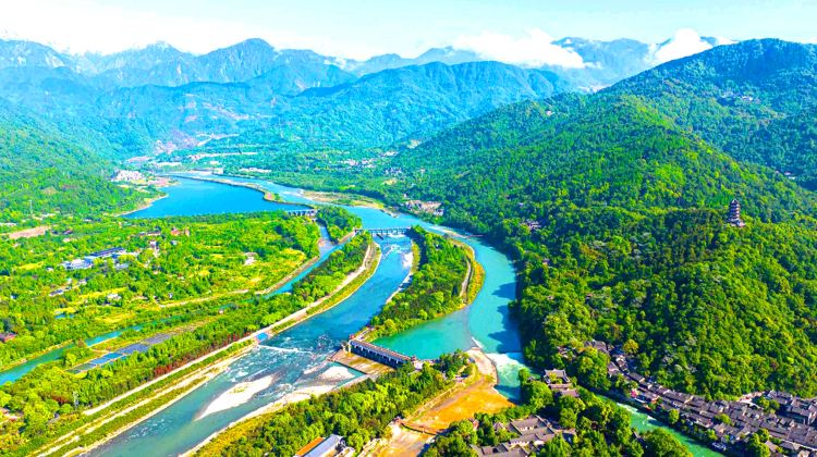 5D4N · Group Tours · Chongqing Hongya Cave + Liziba staition + Kuanzhai Alleys + Jinli Street + Chengdu Research Base of Giant Panda Breeding + Dujiangyan