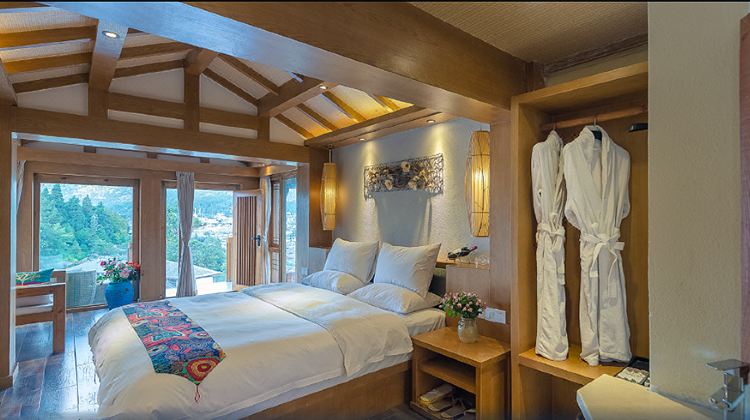 10D9N · Group Tours · Yunnan + Kunming + Tengchong + Mangshi + Xishuangbanna