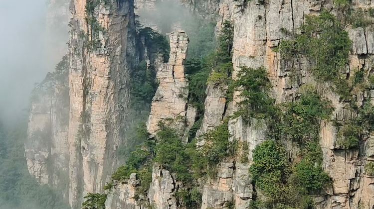 6-Day Immerse yourself in Tianmen Mountain National Forest Park + Zhangjiajie Grand Canyon + Zhangjiajie National Forest Park + Furong Town + Fenghuang Ancient Town