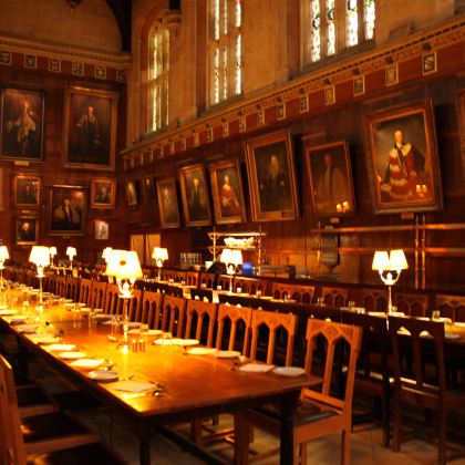 英国伦敦+卡迪夫+斯旺西+彭布罗克郡海岸线国家公园+牛津8日7晚私家团