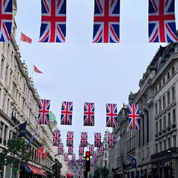 英国伦敦+剑桥+牛津+温莎+多佛尔白色悬崖+圣米歇尔山+翁弗勒尔12日11晚拼小团