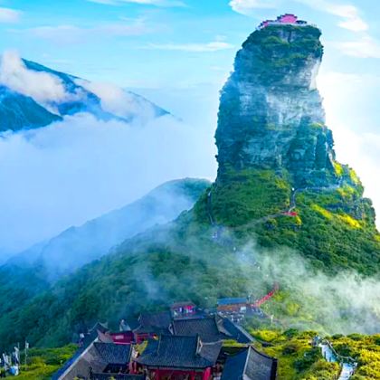 贵州贵阳+黄果树景区+荔波+镇远县+西江千户苗寨+梵净山7日6晚跟团游