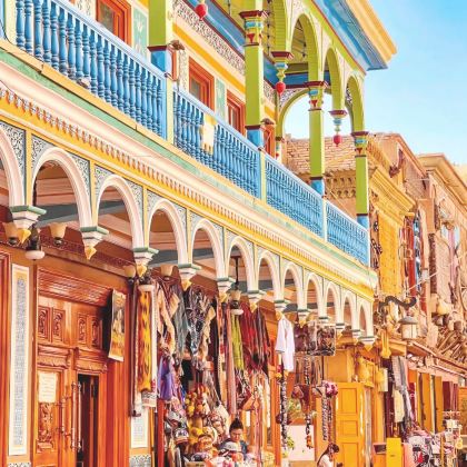 新疆乌鲁木齐+南疆+喀什市+库车9日8晚跟团游