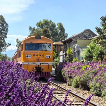 云南昆明+抚仙湖+建水+元阳+弥勒6日5晚私家团