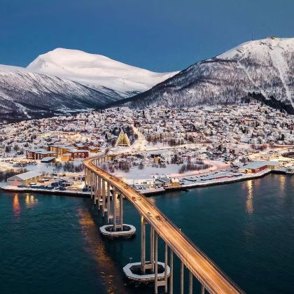 挪威+罗弗敦群岛+塞尼亚岛+冰岛+蓝湖+蓝冰洞11日10晚跟团游