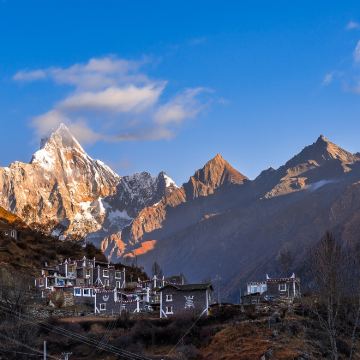 四姑娘山景区+新都桥+墨石公园景区+鱼子西+康定情歌(木格措)景区+牛背山4日3晚私家团