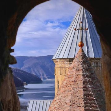 阿塞拜疆+格鲁吉亚+亚美尼亚12日10晚跟团游