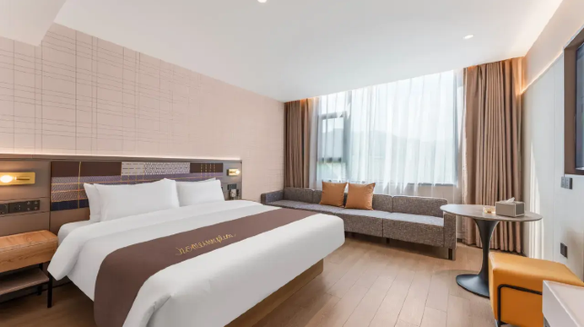 5-Day Vibrant Hunan Group Tour· Zhangjiajie National Park, Fenghuang Ancient Town & Provincial Capital Changsha