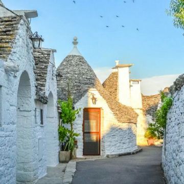 那不勒斯+马泰拉+阿尔贝罗贝洛+滨海波利尼亚诺+阿马尔菲海岸+庞贝古城考古遗址+马特拉洞窟民居+卡普里岛+蓝洞9日8晚拼小团